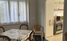 Casa di Aldo: una casa nel centro di Nervi.